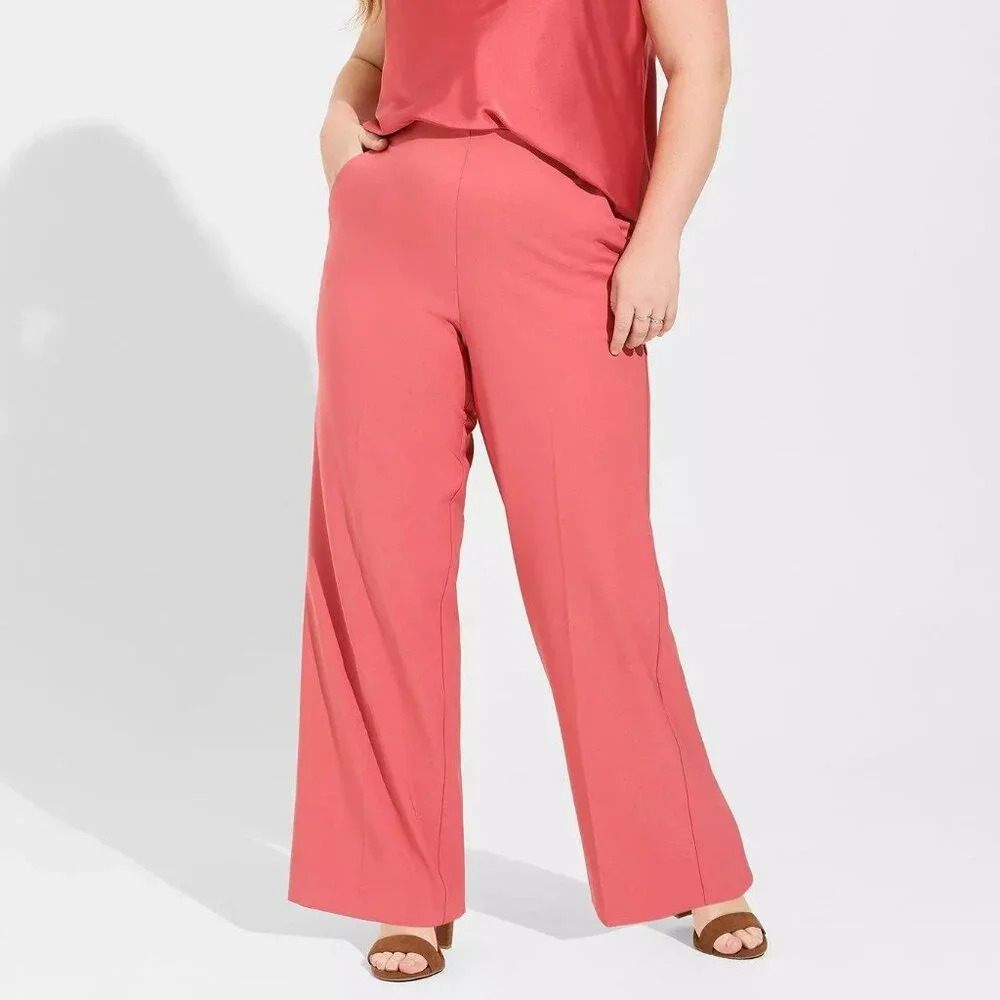 NWT Torrid Pull-On Wide Leg Studio Refined Crepe High-Rise Pant in Size 5T Tall